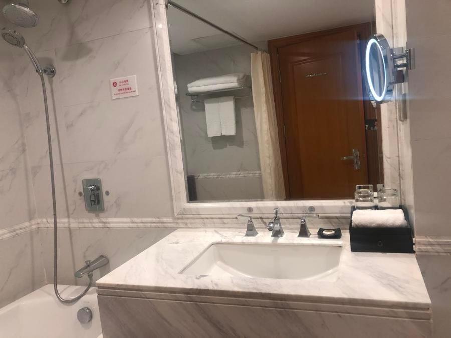 Guangzhou Yuehai Hotel Bagian luar foto